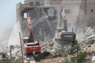 Israel demolishes Palestinian building near Hebron