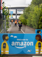 'Let's make history!': Amazon staff at UK warehouse vote on union recognition