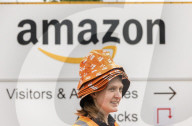 'Let's make history!': Amazon staff at UK warehouse vote on union recognition