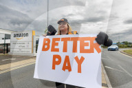 'Let's make history!': Amazon staff at UK warehouse vote on union recognition