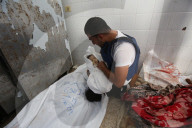Gaza journalist mourns death of his sister and her daughter
