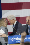 Bill Clinton campaigns for Hillay