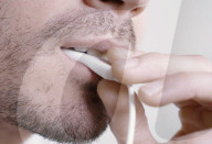 Anti-snoring device uses a tongue muscles trainer