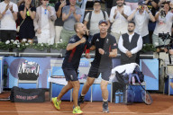 Murray saves five match points to keep career alive in Olympic doubles