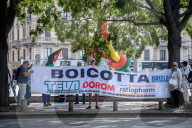 Manifestazione di associazioni filo palestinesi per il boicottaggio della casa farmaceutica israeliana TEVA