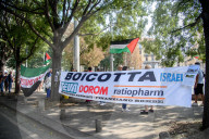 Manifestazione di associazioni filo palestinesi per il boicottaggio della casa farmaceutica israeliana TEVA
