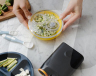 Kitchen vacuum food sealer