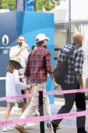 Paris 2024 - Ryan Gosling, Eva Mendes And Daughters Arrive At Bercy Arena