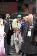 Paris 2024 - Ryan Gosling And Daughter Leaving Bercy Arena