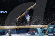 Simone Biles slips off balance beam during finals
