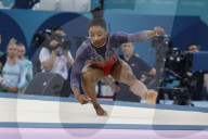 Simone Biles wins silver in floor exercise