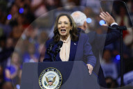 Kamala Harris introduces Tim Walz