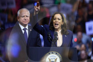 Kamala Harris introduces Tim Walz