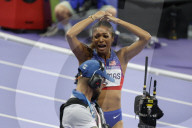Gabby Thomas wins gold in women's 200m at Olympics