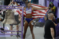 Gabby Thomas wins gold in women's 200m at Olympics