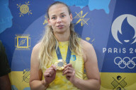 Ukrainian fencer Yuliia Bakastova brings home Olympic gold medal 