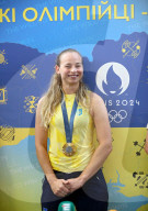 Ukrainian fencer Yuliia Bakastova brings home Olympic gold medal 