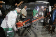 Injured Gazans arrive hospital after Israeli attack