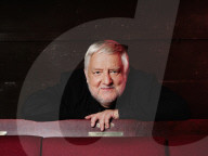 Actor Simon Russell BealeActor Simon Russell Beale