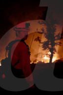 'I see what the fire may do': the college student documenting wildfires from the frontlines