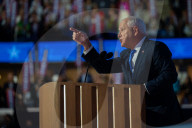 Tim Walz addresses DNC, Day 3