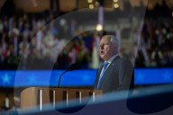 Tim Walz addresses DNC, Day 3