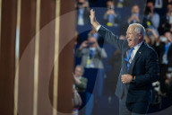 Tim Walz addresses DNC, Day 3