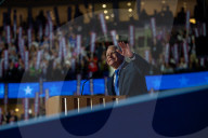Tim Walz addresses DNC, Day 3