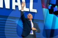 Tim Walz addesses DNC