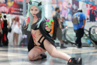 FEATURE - Cosplayer treffen sich auf der Anime in NYC