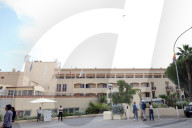 Naufragio del veliero Bayesian, avvocati e guardia costiera lasciano il resort dove alloggiano equipaggio e superstiti