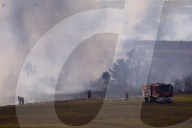 Roma, Incendio vicino alla pista dell&#x2019;Aeroporto di Fiumicino partito da un campo agricolo