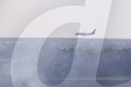 Roma, Incendio vicino alla pista dell&#x2019;Aeroporto di Fiumicino partito da un campo agricolo