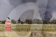Roma, Incendio vicino alla pista dell&#x2019;Aeroporto di Fiumicino partito da un campo agricolo