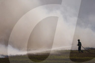 Roma, Incendio vicino alla pista dell&#x2019;Aeroporto di Fiumicino partito da un campo agricolo