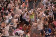 FEATURE - Über 150 Tonnen Tomaten für das Fest der Tomate in Bunol, Valencia