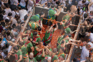 FEATURE - Über 150 Tonnen Tomaten für das Fest der Tomate in Bunol, Valencia