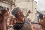 FEATURE - Über 150 Tonnen Tomaten für das Fest der Tomate in Bunol, Valencia