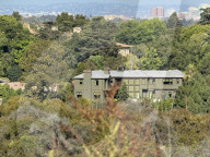 PREMIUM EXCLUSIVE Jennifer Lopez is trying to buy a house less than a mile from her ex Ben Affleck