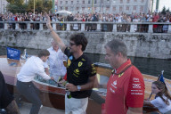 Milano -. Charles Leclerc arriva su un motoscafo Riva a salutare i tifosi in vista del GP di Monza.