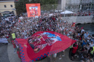 Milano -. Charles Leclerc arriva su un motoscafo Riva a salutare i tifosi in vista del GP di Monza.