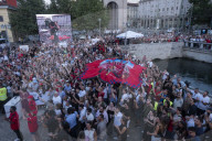 Milano -. Charles Leclerc arriva su un motoscafo Riva a salutare i tifosi in vista del GP di Monza.