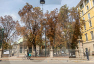 Milano - Foglie secche ad agosto