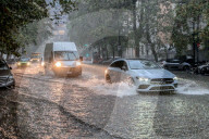 Maltempo a milano, strade allagate
