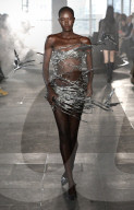 MODE - New York Fashion Week Frühling/Sommer 2025: Grace Ling