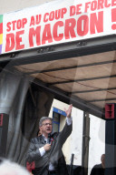 NEWS - Paris : Proteste gegen den französischen Präsidenten nach Ernennung des neuen Premiers