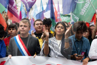 NEWS - Paris : Proteste gegen den französischen Präsidenten nach Ernennung des neuen Premiers