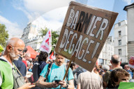 NEWS - Paris : Proteste gegen den französischen Präsidenten nach Ernennung des neuen Premiers