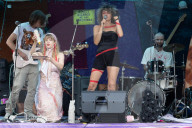 Meet the postpartum punks - Pushy Pushy Pushy. A primal scream in the face of all tradwives.