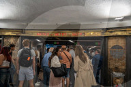 Line 3 of the Barcelona metro at Pla&#xe7;a Catalunya closed due to a collapse.
Line 3 of the Barcelona metro at Plaa Catalunya closed due to a collapse.